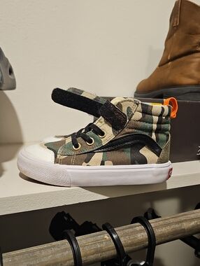 Classic Kids Camo High-Top Sneaker